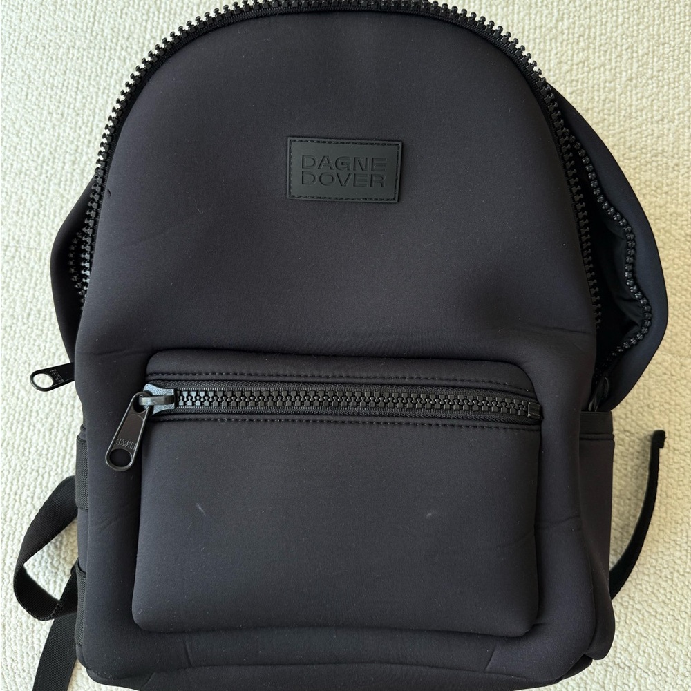 DAGNE DOVER DAKOTA MEDIUM ONYX BACKPACK